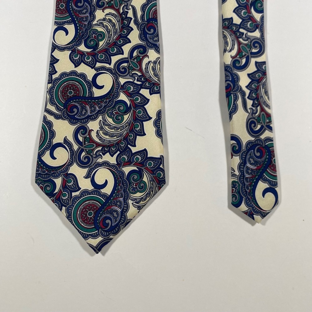 Johnny Carson Mens Paisley Tie 100% Italian Silk Cream Navy Blue Teal Burgundy‎